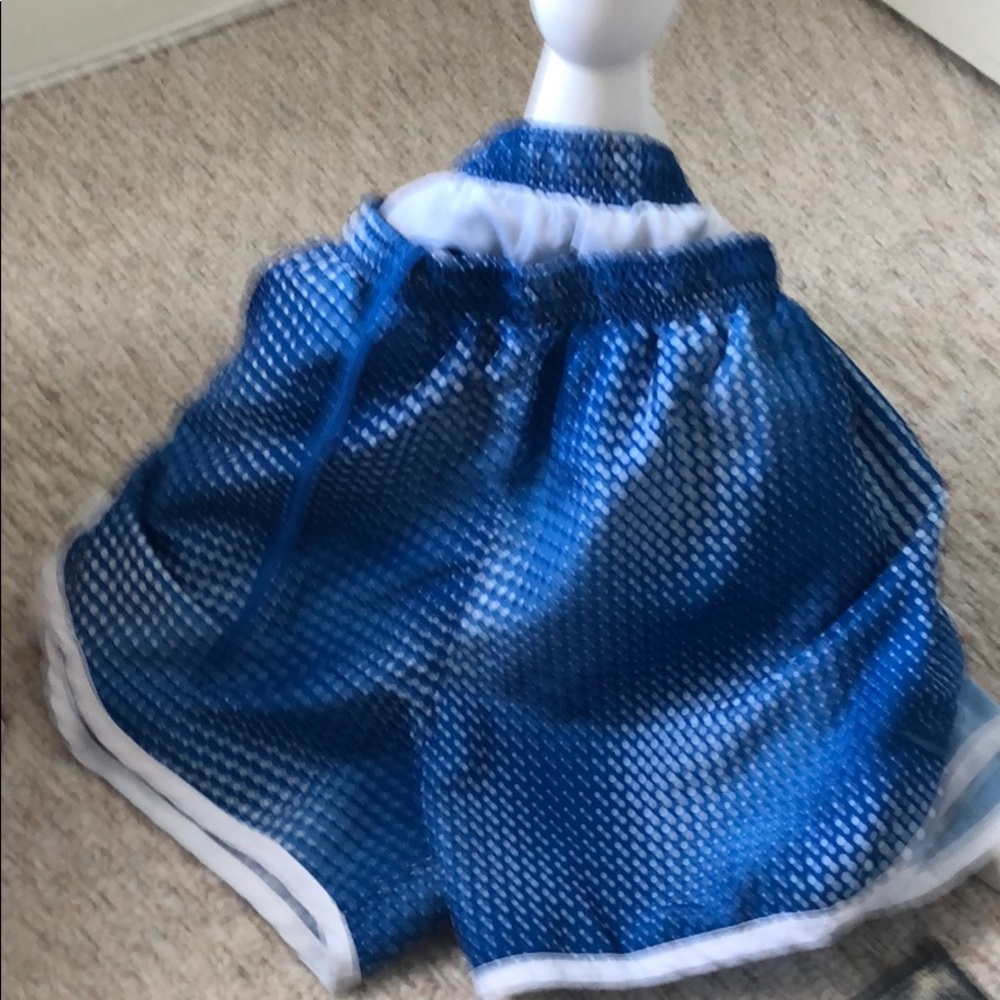 Pony shorts size L